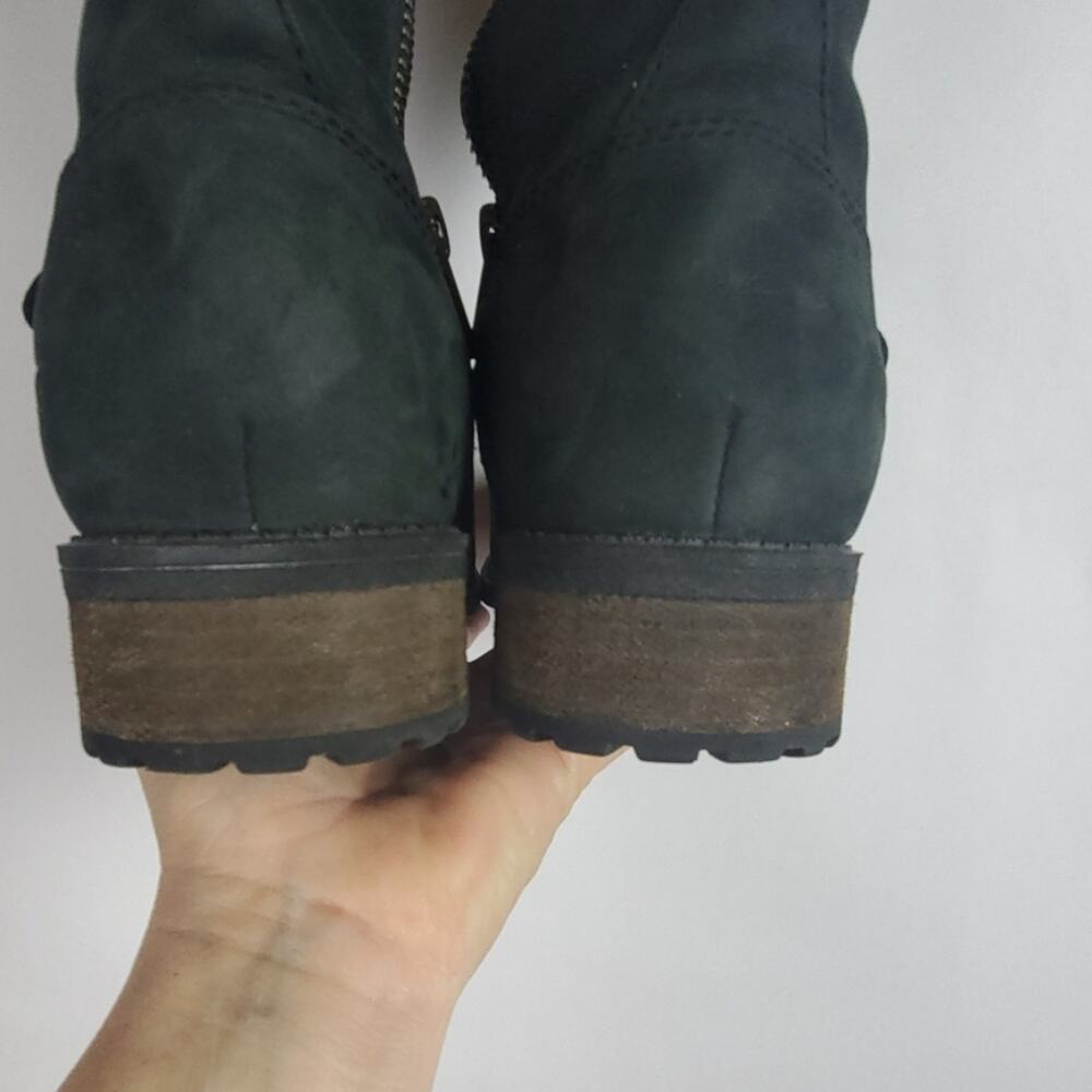 UGG MOTO BOOTS. SZ 5.5 Run Small So Like a 5. - Picture 7 of 7